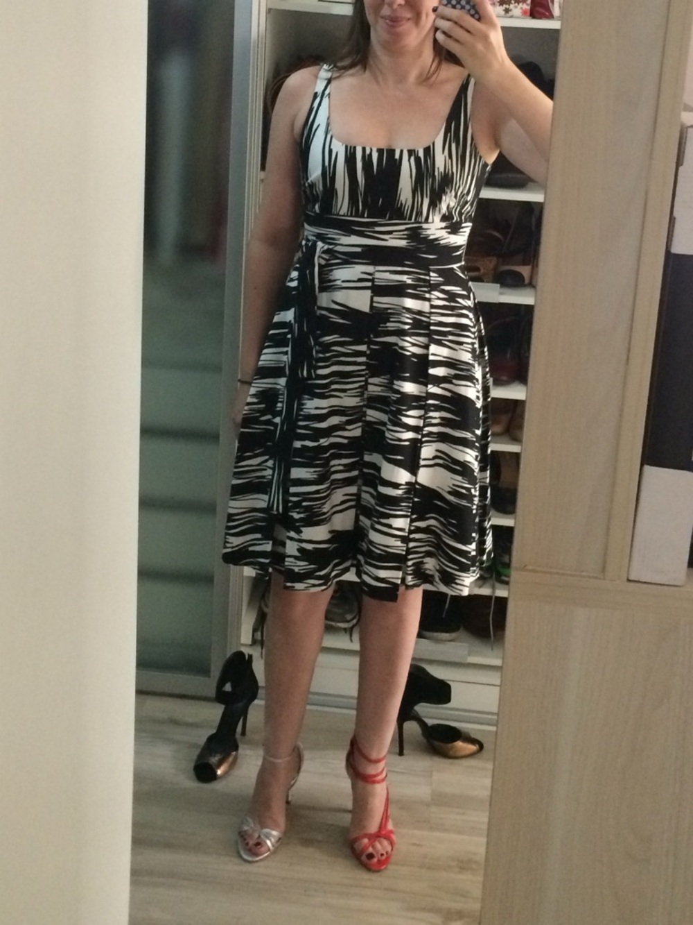 Calvin Klein Black & White Abstract-Print Sleeveless Midi Dress with Scoop Neck